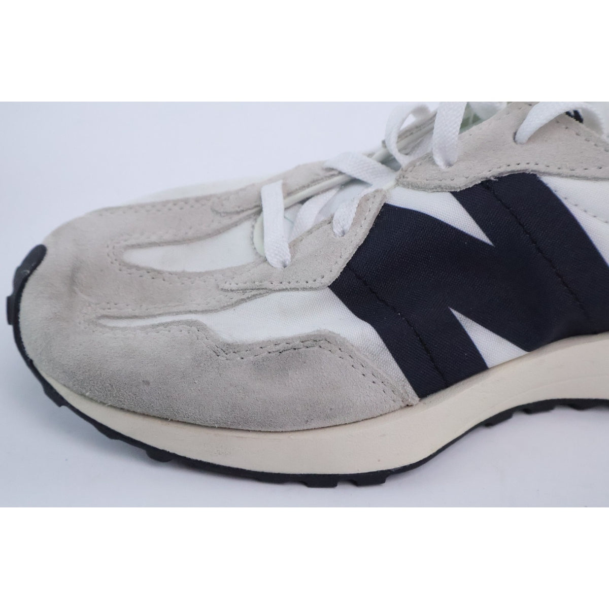 New Balance 327 Boys Size 3.5 Sea Salt White Black Running Shoes NEW Read #19