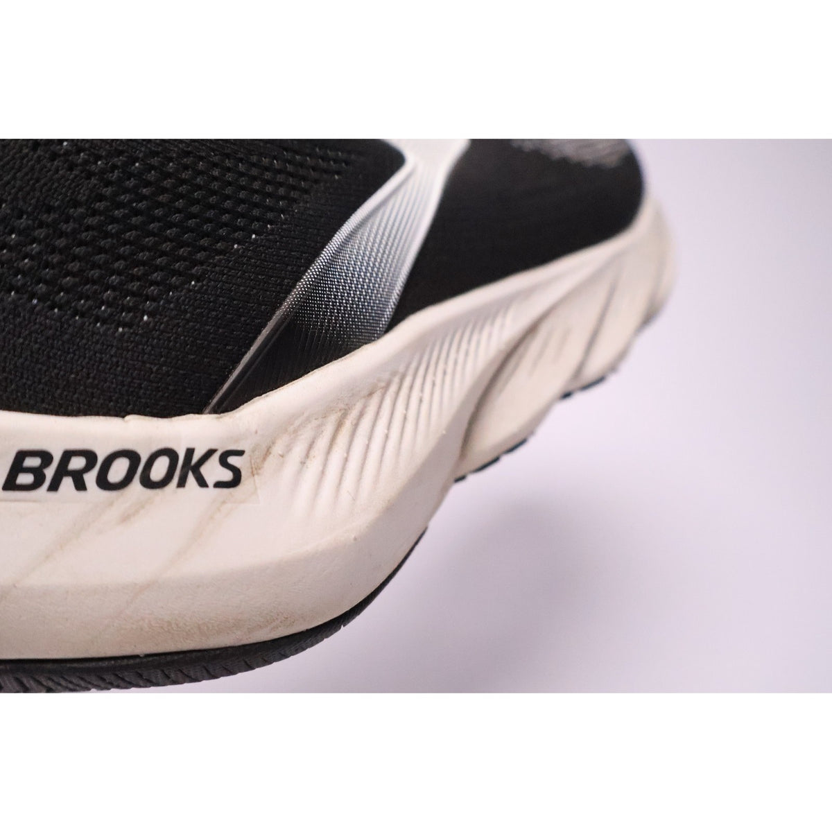 Brooks Glycerin Flex Woman’s Size 9 B Black/White 1204671B087 #213