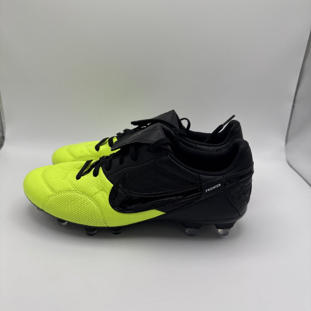 Nike Premier 3 Firm Ground Soccer Cleats AT5889-009 Mens Size 6.5 Black Volt
