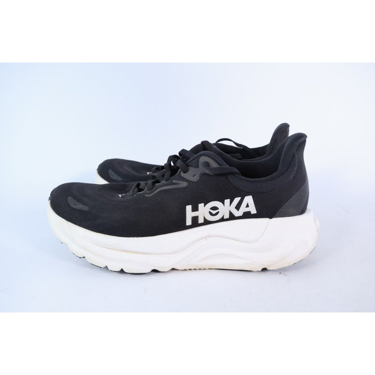 Hoka One One Arahi 8 Men's Sz 9 Black White Athletic Running Shoes Sneakers #313