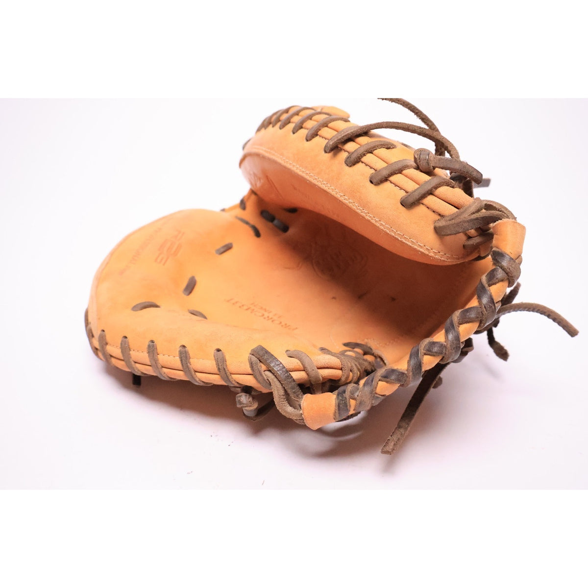 RAWLINGS HEART OF THE HIDE TRADITIONAL SERIES 33" CATCHER'S MITT RPROTCM33T READ