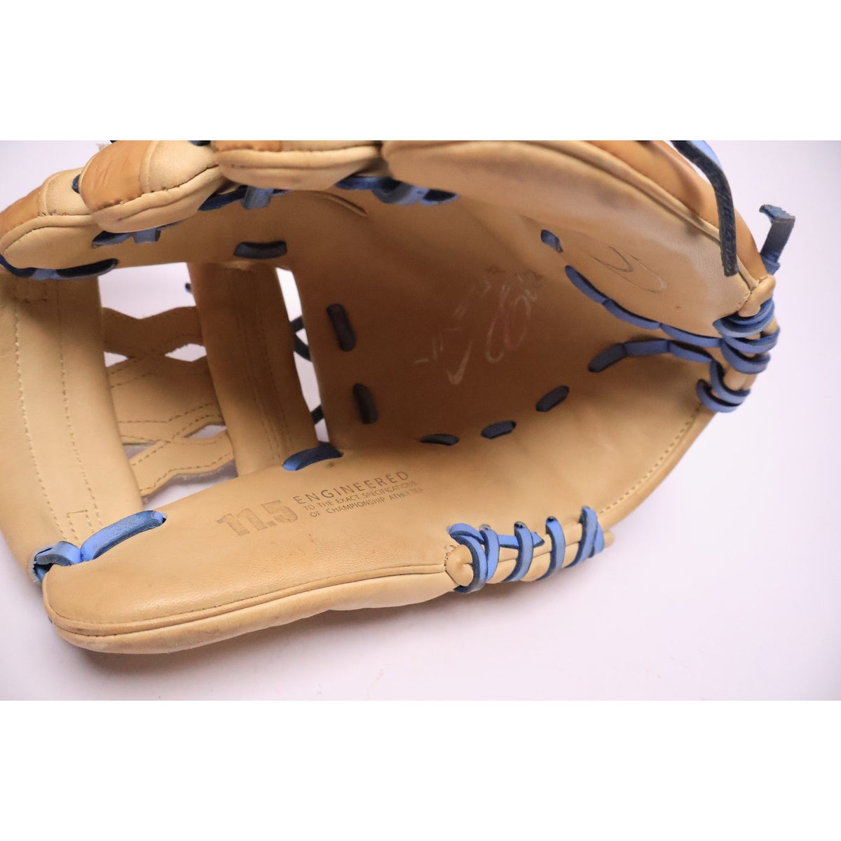Nike Vapor Elite 11.5” Right Hand Throw Leather Baseball/Softball Glove Tan READ