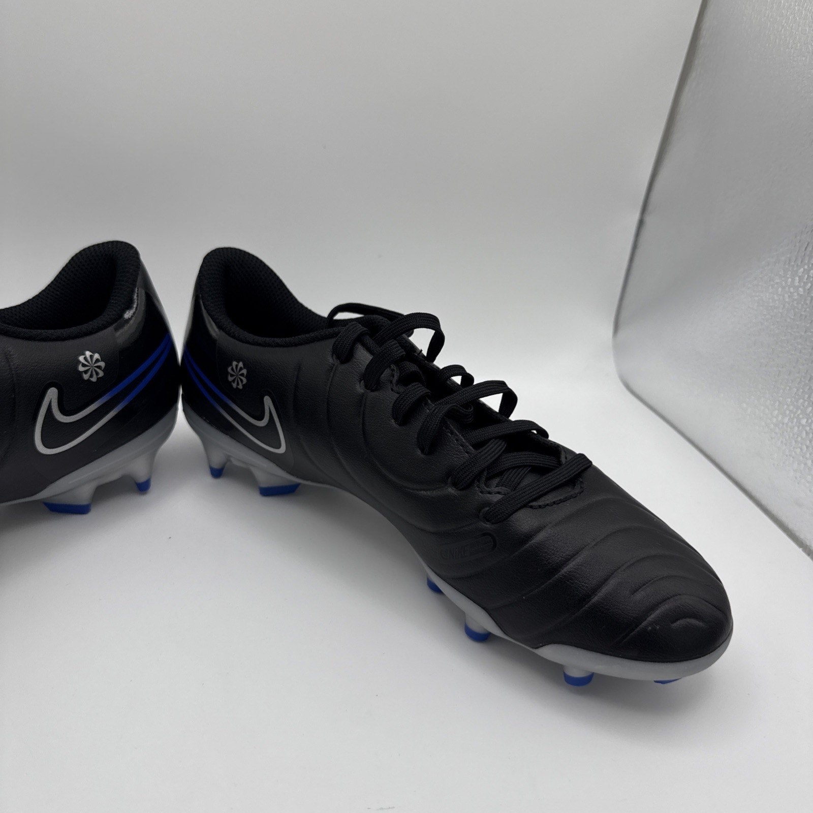 Nike Tiempo Legend 10 Club MG / FG Soccer Cleats Men's Size 5.5 DV4344-040 New